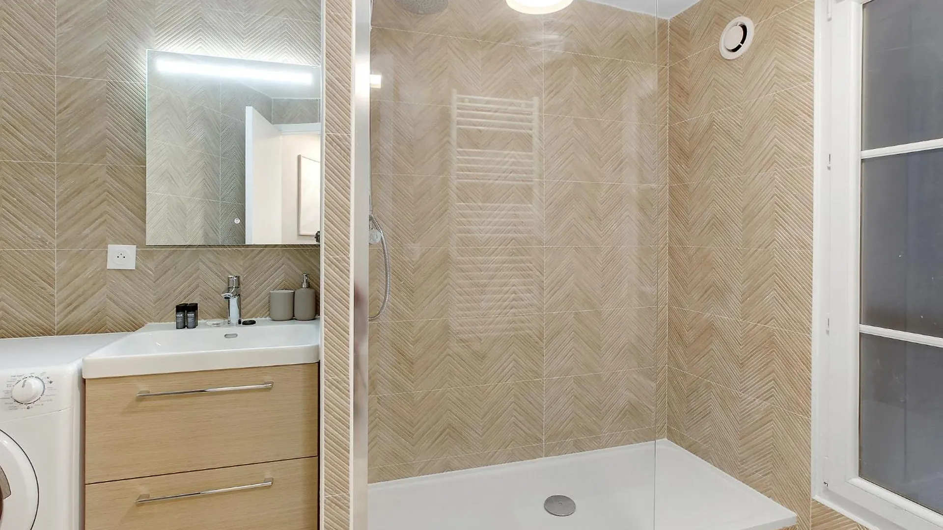 Apartment Studio Refait A Neuf Bastille Paris